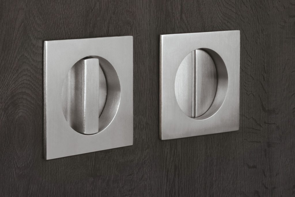 Reguitti R60 square flush handles